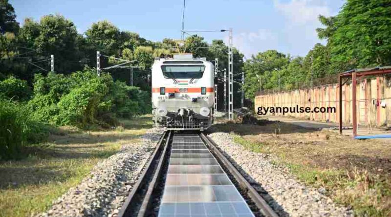 Portable Solar panels in railway tracks of Varanasi and it becomes the first city in India